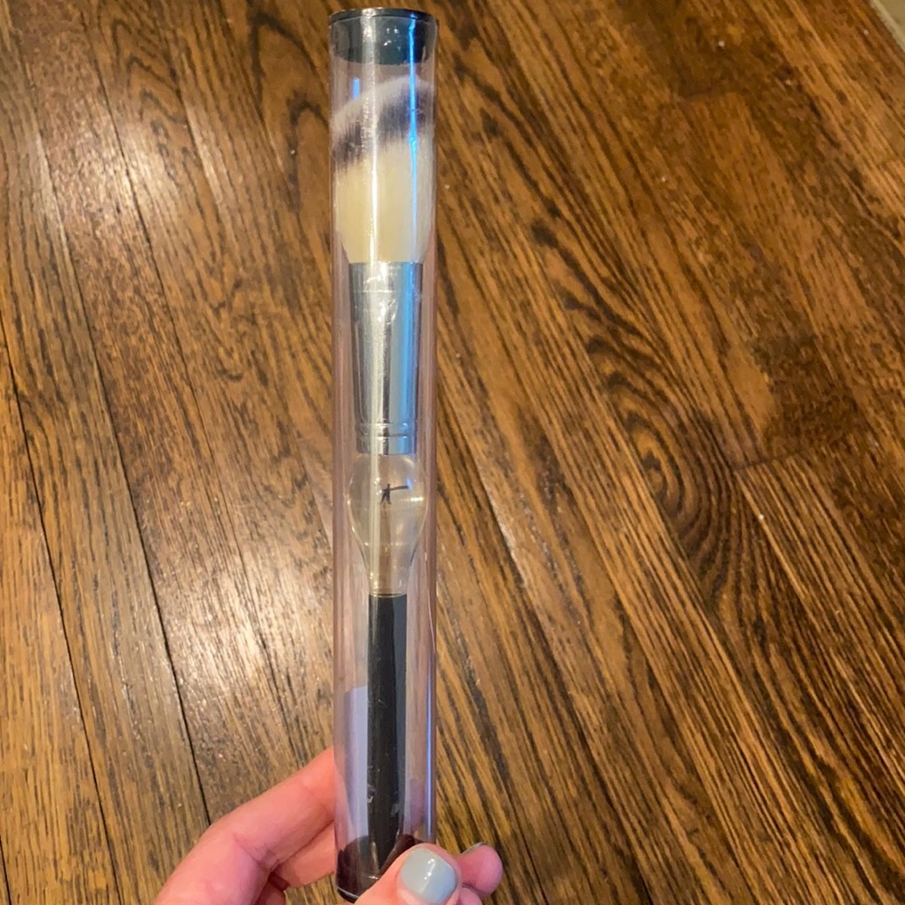 It Cosmetics blush brush